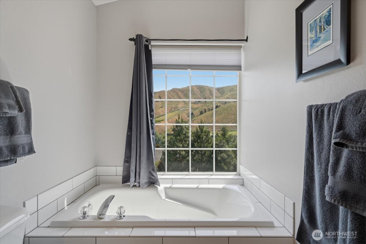 2432 Jeffrey Court Wenatchee WA 98801