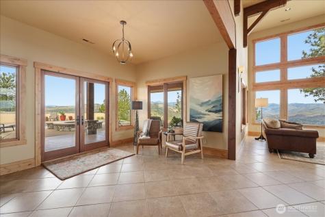 300 Hawks Ridge Road Chelan WA 98816