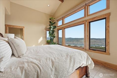 300 Hawks Ridge Road Chelan WA 98816
