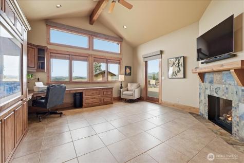 300 Hawks Ridge Road Chelan WA 98816