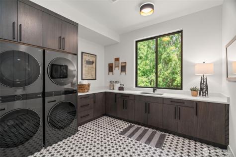 10230 SE 13th Place Bellevue WA 98004