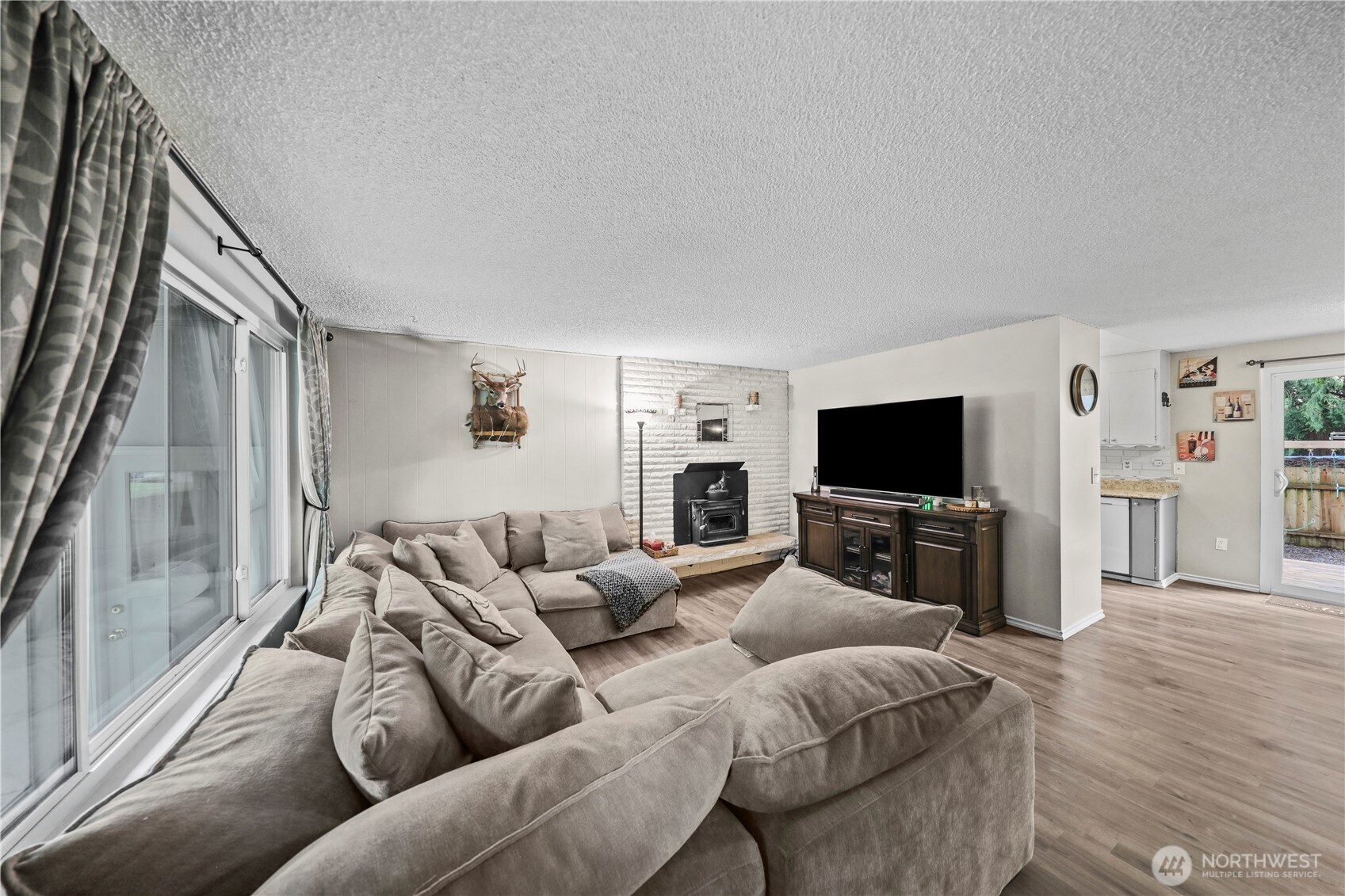 203 S 357th Street Federal Way WA 98003