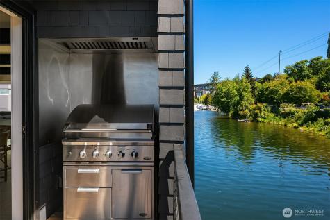2821 Fairview Avenue E Seattle WA 98102
