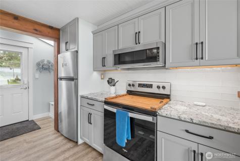 1818 E Lola Beach Lane Oak Harbor WA 98277