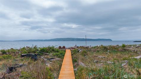 1818 E Lola Beach Lane Oak Harbor WA 98277