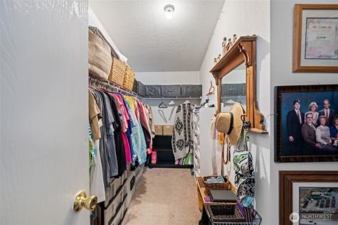 10716 61st Street E Puyallup WA 98372