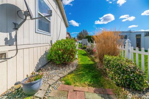 10716 61st Street E Puyallup WA 98372