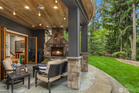 5976 NE Whitmore Way Bainbridge Island WA 98110