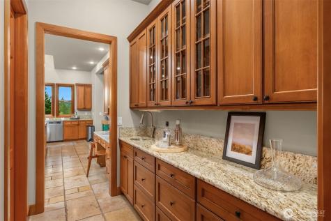 5976 NE Whitmore Way Bainbridge Island WA 98110