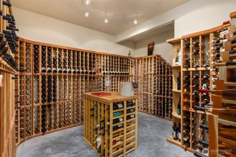5976 NE Whitmore Way Bainbridge Island WA 98110