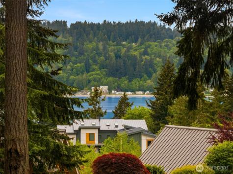 5976 NE Whitmore Way Bainbridge Island WA 98110