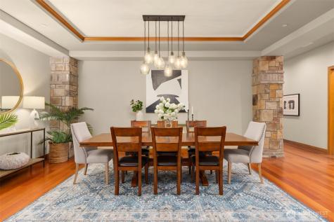 5976 NE Whitmore Way Bainbridge Island WA 98110