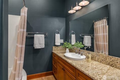 5976 NE Whitmore Way Bainbridge Island WA 98110