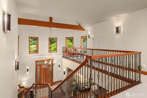 5976 NE Whitmore Way Bainbridge Island WA 98110