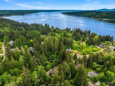 5976 NE Whitmore Way Bainbridge Island WA 98110