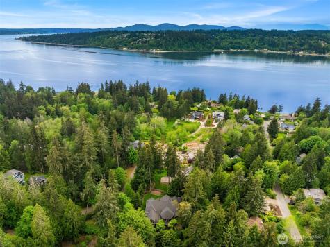 5976 NE Whitmore Way Bainbridge Island WA 98110
