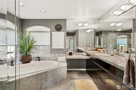 109 211th Place NE Sammamish WA 98074