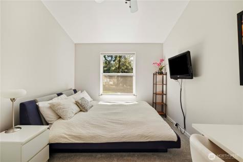 109 211th Place NE Sammamish WA 98074
