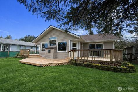 381 Dolphin Avenue NE Ocean Shores WA 98569