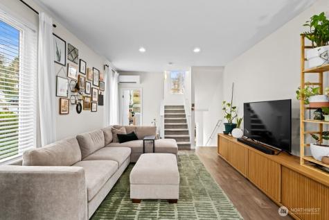 9266 50th Avenue S Seattle WA 98118