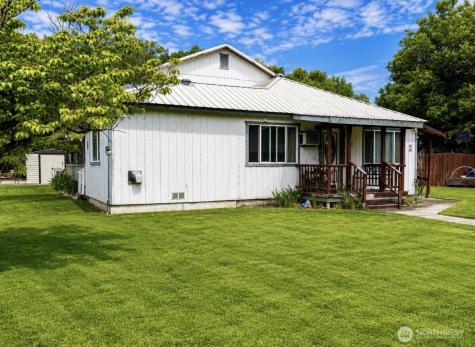 402 Juniper Street Oroville WA 98844