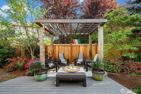 27212 SE 12th Place Sammamish WA 98075