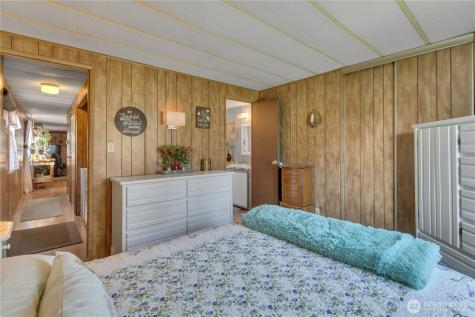 5703 113th Avenue E Puyallup WA 98372