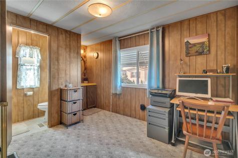 5703 113th Avenue E Puyallup WA 98372