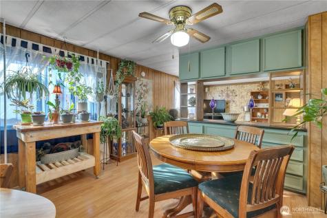 5703 113th Avenue E Puyallup WA 98372