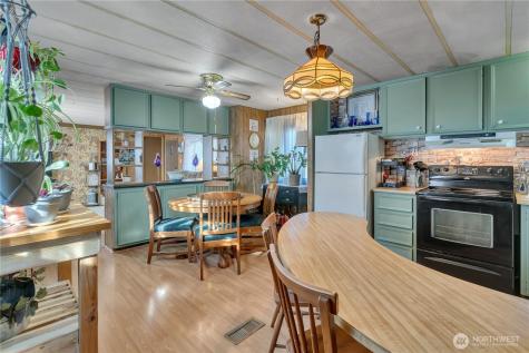 5703 113th Avenue E Puyallup WA 98372