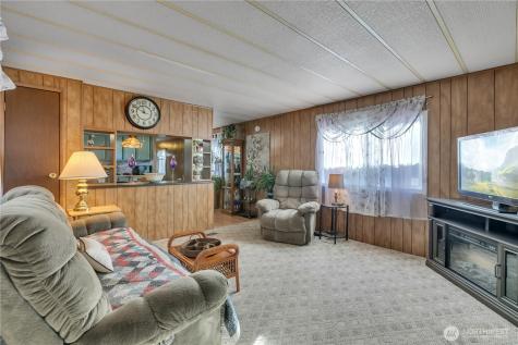 5703 113th Avenue E Puyallup WA 98372
