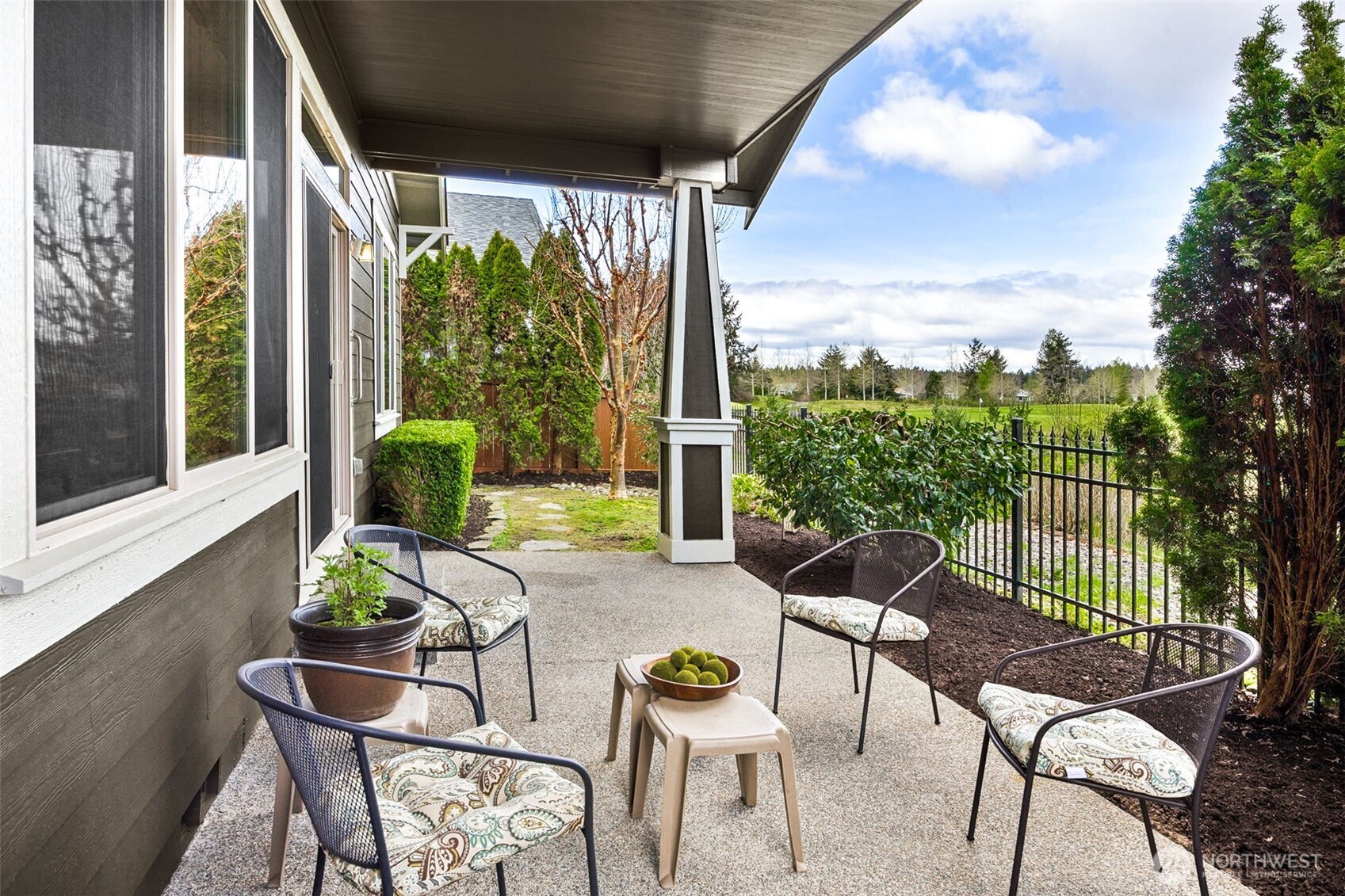 8633 Bainbridge Loop NE Lacey WA 98516