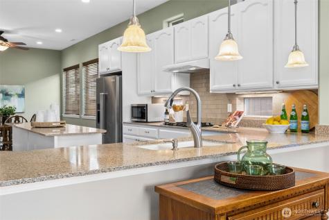 8633 Bainbridge Loop NE Lacey WA 98516