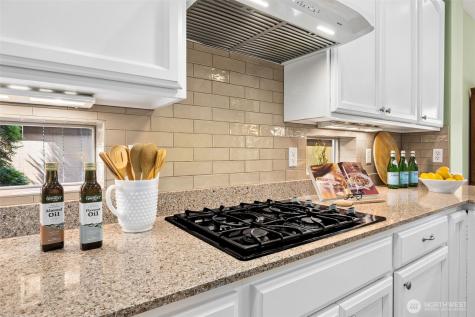 8633 Bainbridge Loop NE Lacey WA 98516
