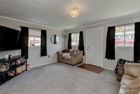 646 N Gale Place East Wenatchee WA 98802