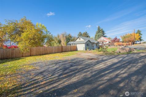 646 N Gale Place East Wenatchee WA 98802