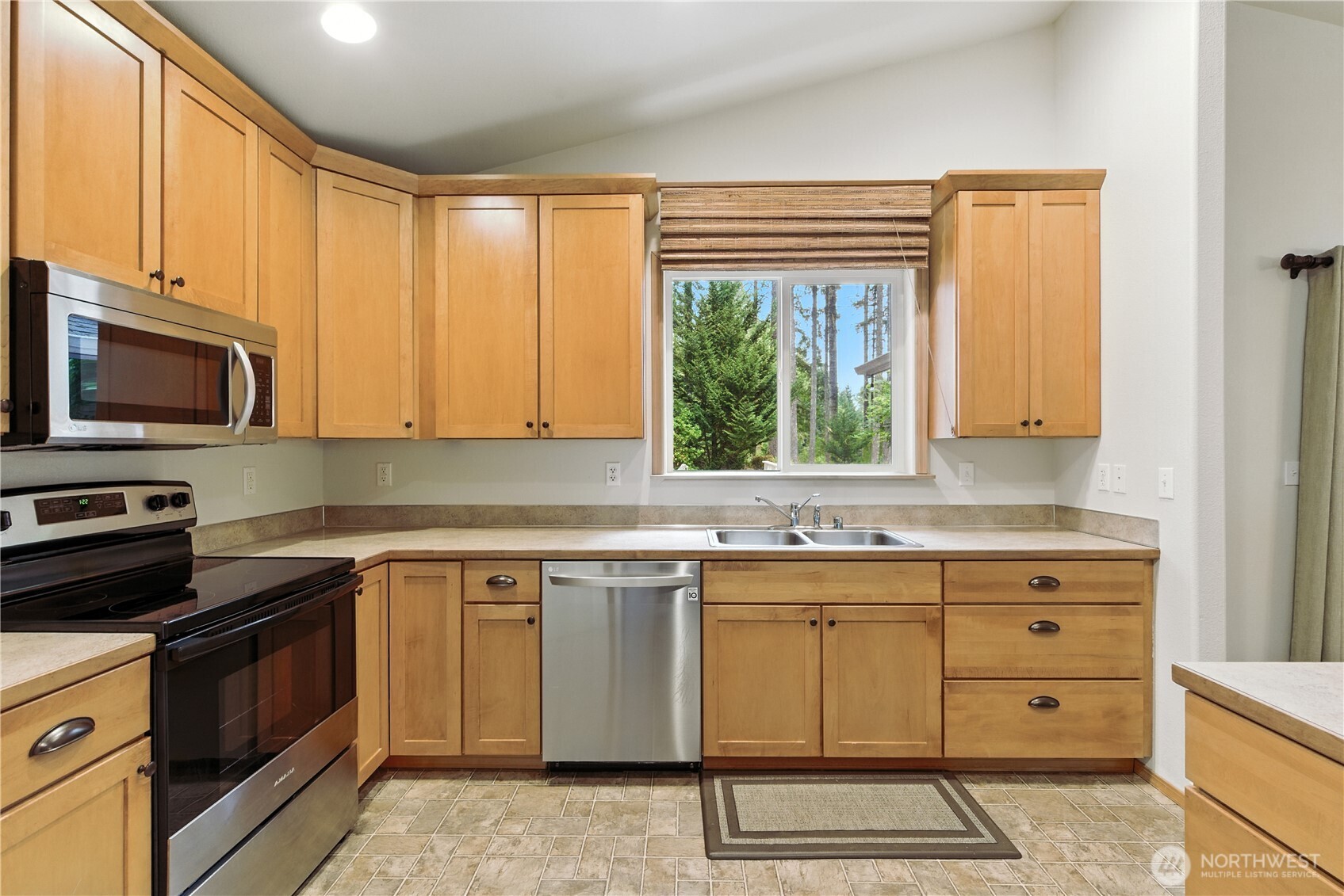 30 E Ballycastle Way Shelton WA 98584