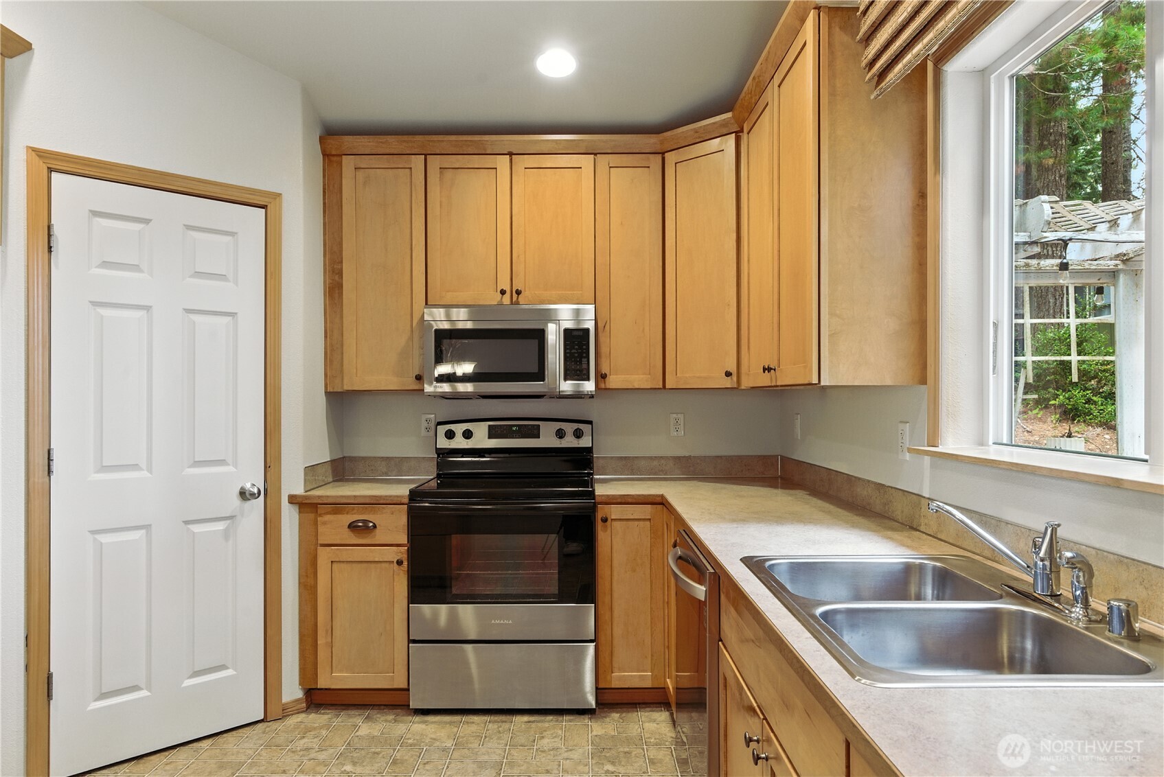 30 E Ballycastle Way Shelton WA 98584