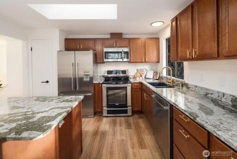 6504 137th Drive NE Lake Stevens WA 98258