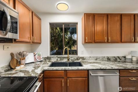 6504 137th Drive NE Lake Stevens WA 98258