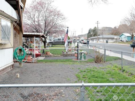 305 Burdin Boulevard Grand Coulee WA 99133