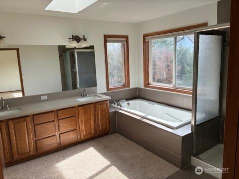 12312 9th Street E Edgewood WA 98372