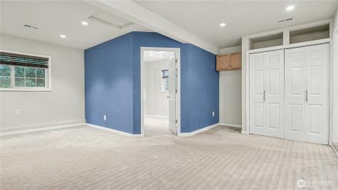 6201 Island Crest Way Mercer Island WA 98040