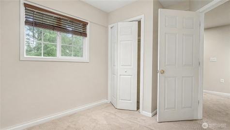 6201 Island Crest Way Mercer Island WA 98040