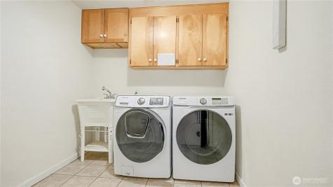 6201 Island Crest Way Mercer Island WA 98040