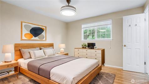 6201 Island Crest Way Mercer Island WA 98040