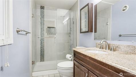 6201 Island Crest Way Mercer Island WA 98040