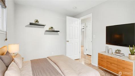 6201 Island Crest Way Mercer Island WA 98040
