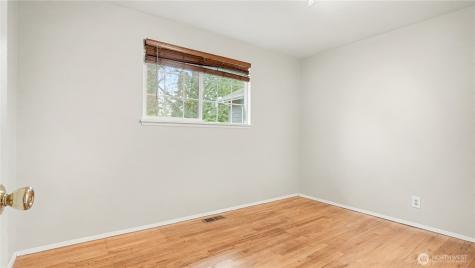 6201 Island Crest Way Mercer Island WA 98040