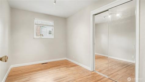 6201 Island Crest Way Mercer Island WA 98040